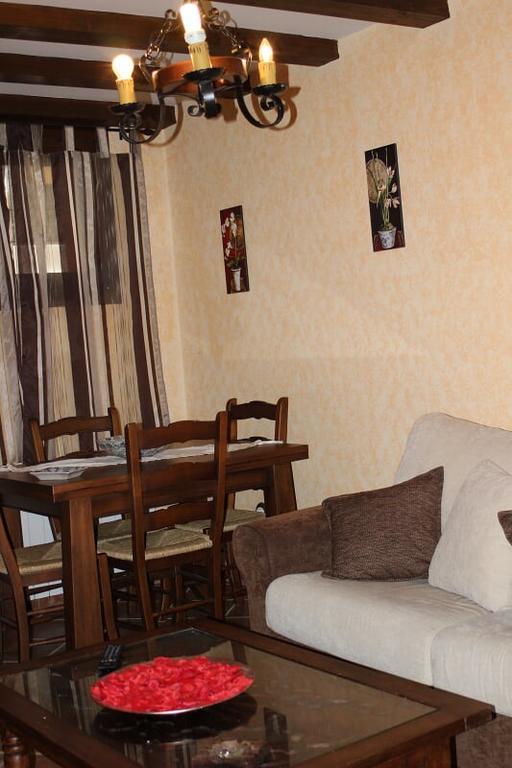 Apartamentos Rurales Esencias De La Alcarria Hueva Luaran gambar